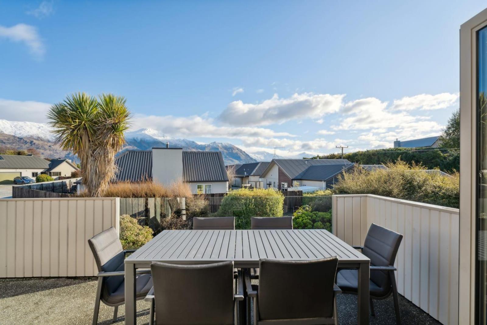 Alpine Retreat - 3 Bedroom Wanaka Eksteriør billede